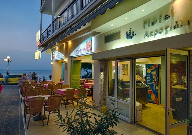 hotelakrogiali2.jpg