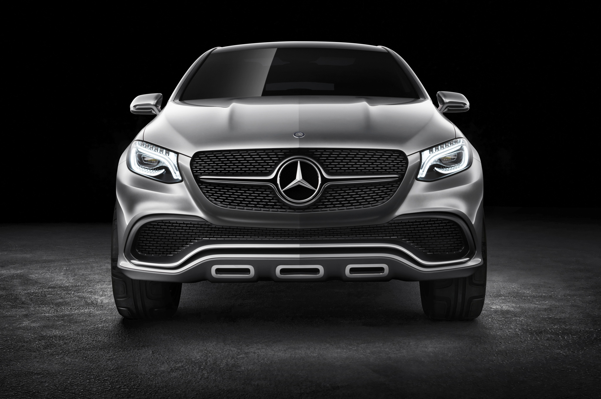 Mercedes-Benz-Concept-Coupe-SUV-front-view-studio.jpg