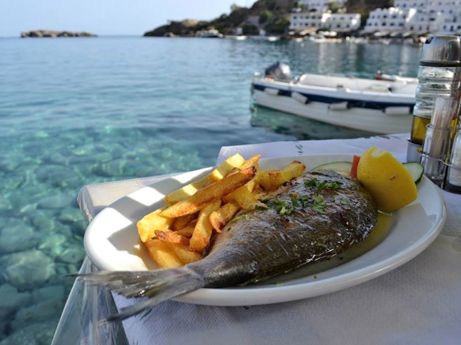 loutro-ilios_restaurant003.jpg