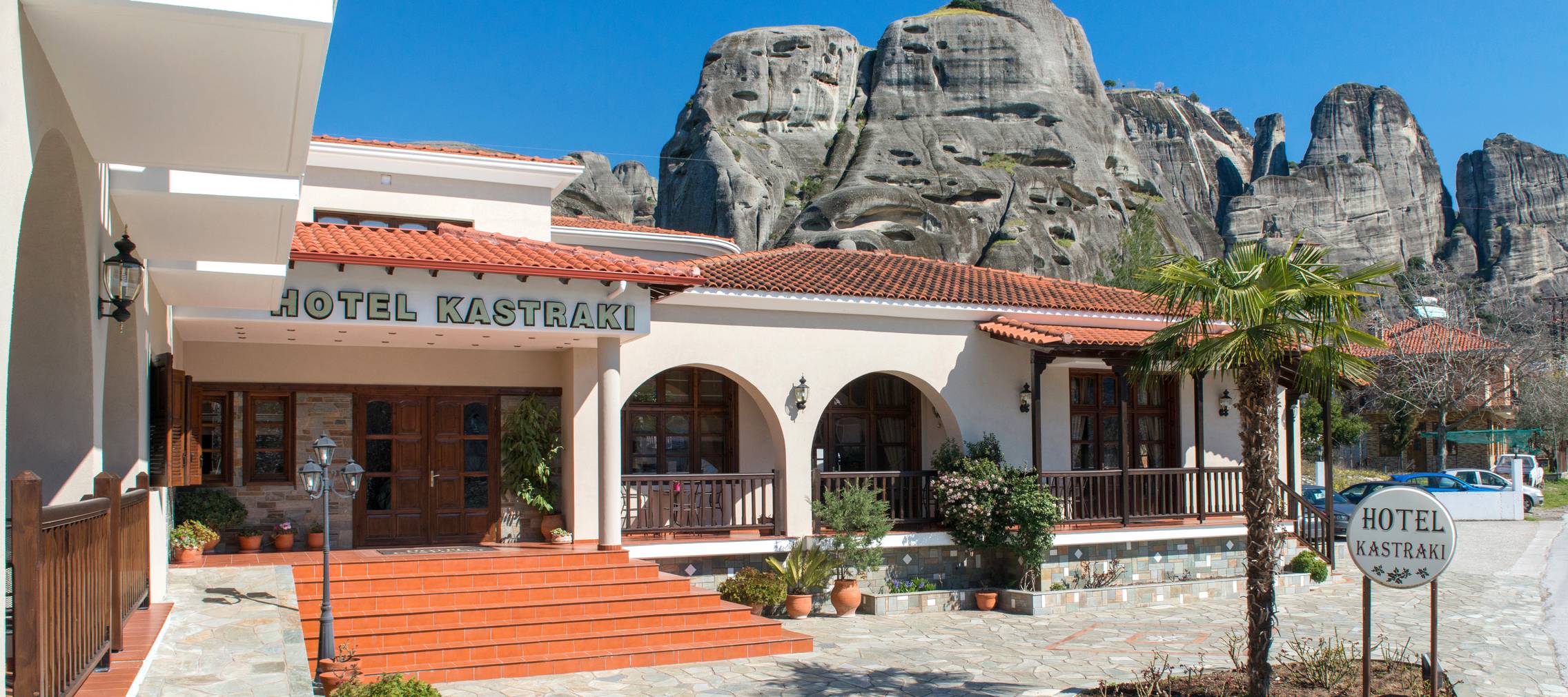 hotel-kastraki-exterior-day-01.jpg